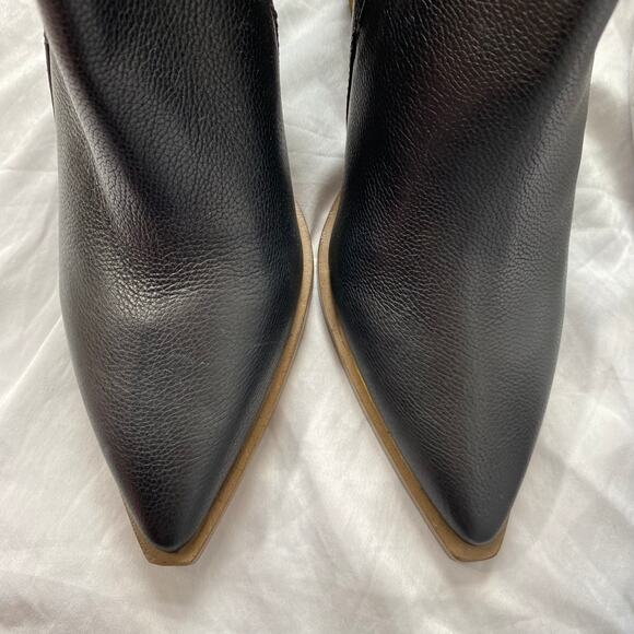 Vince Camuto Gradina Block Heel‎ Pointed Toe Bootie SZ 91/2 M Sleek Quiet Luxury - Picture 5 of 8